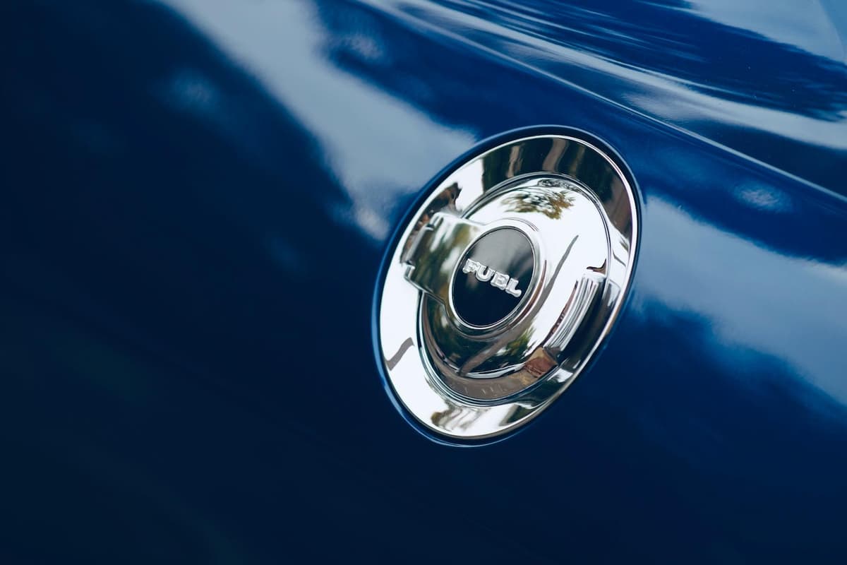 Why Tire Pressure, Fuel Type, and Climate Matter More Than You Think When Renting a Supercar in Dubai