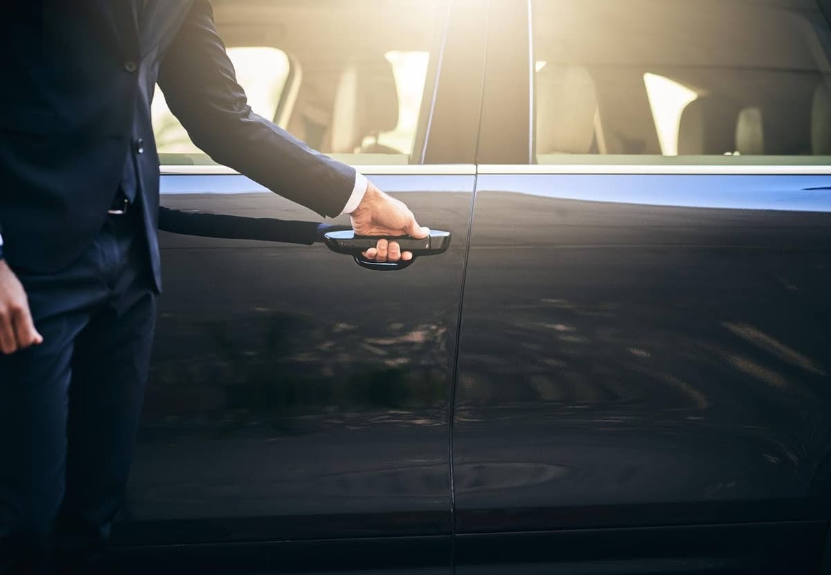 Dubai Airport Car Rental: DXB Pickup and Return Guide