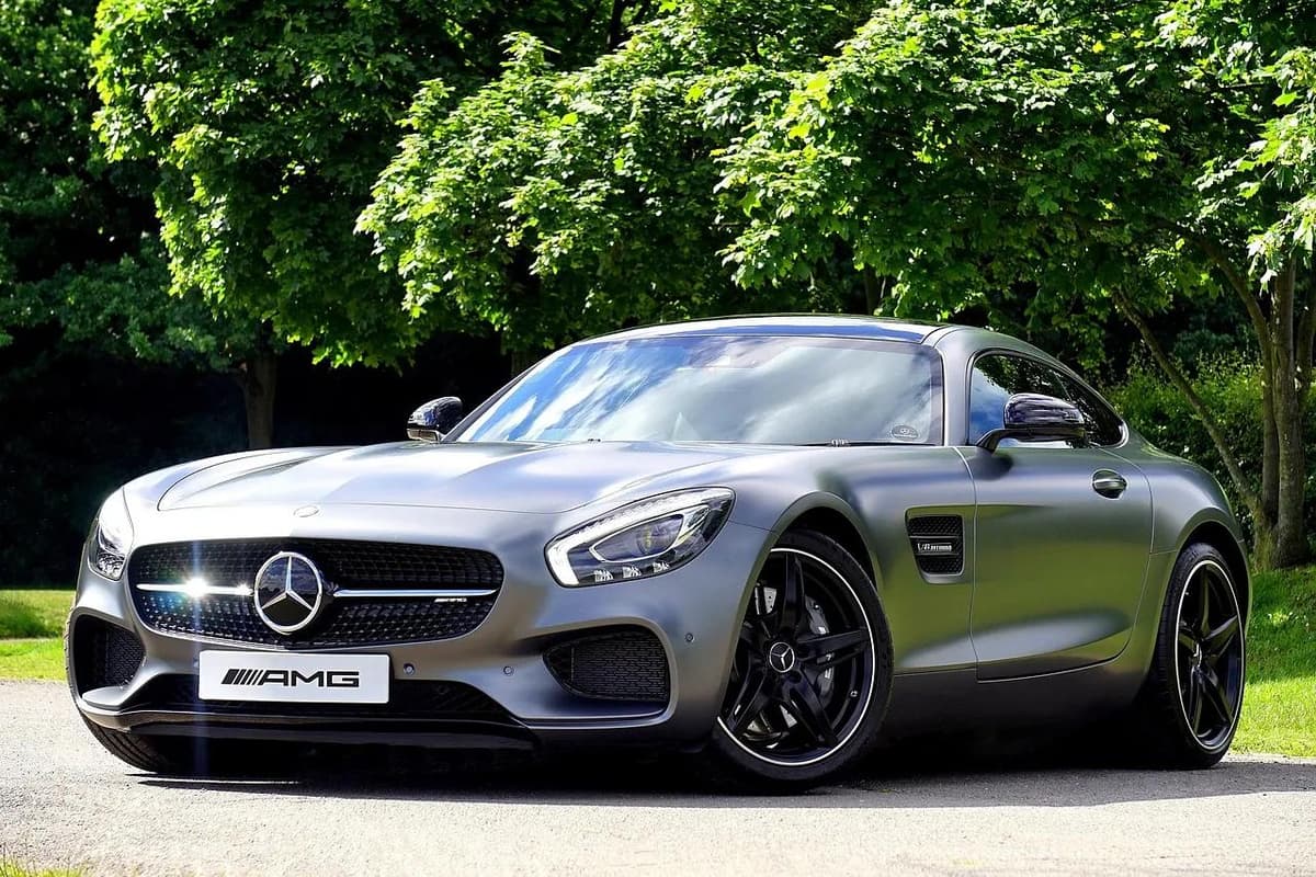 Personalized Concierge Service in Luxury Car Rentals