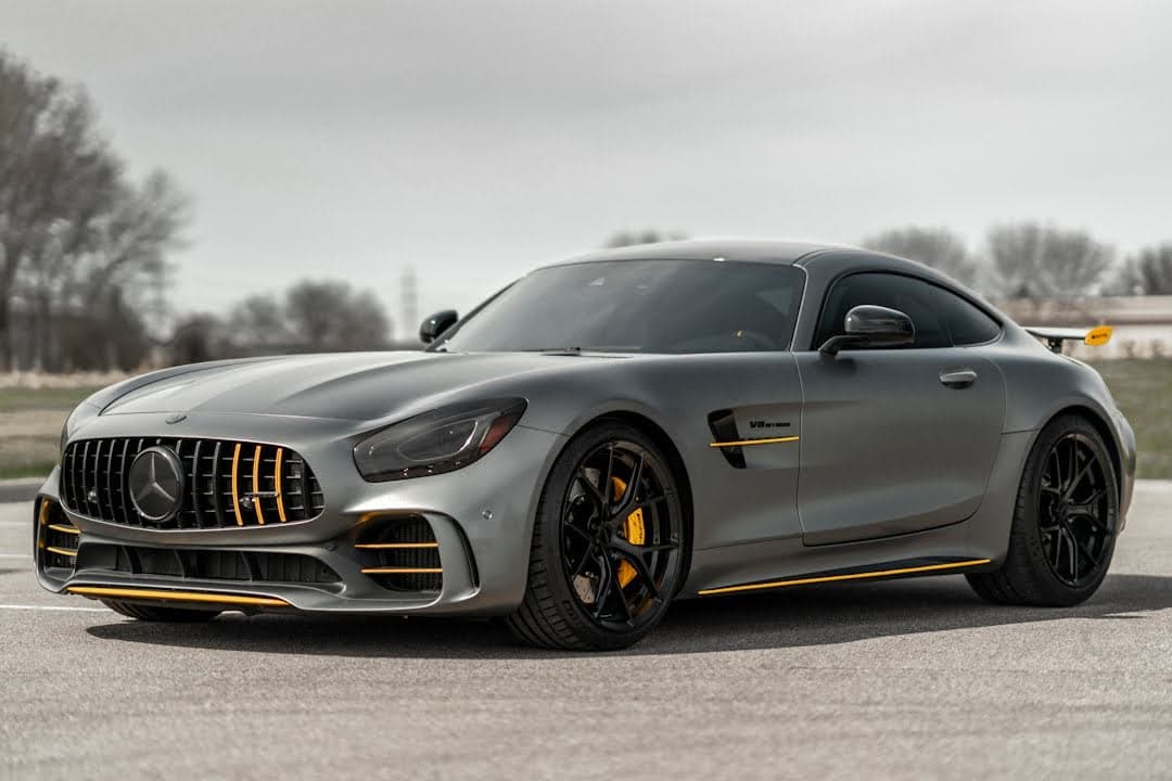 Top 5 Luxury Cars to Elevate Your Dubai Drive