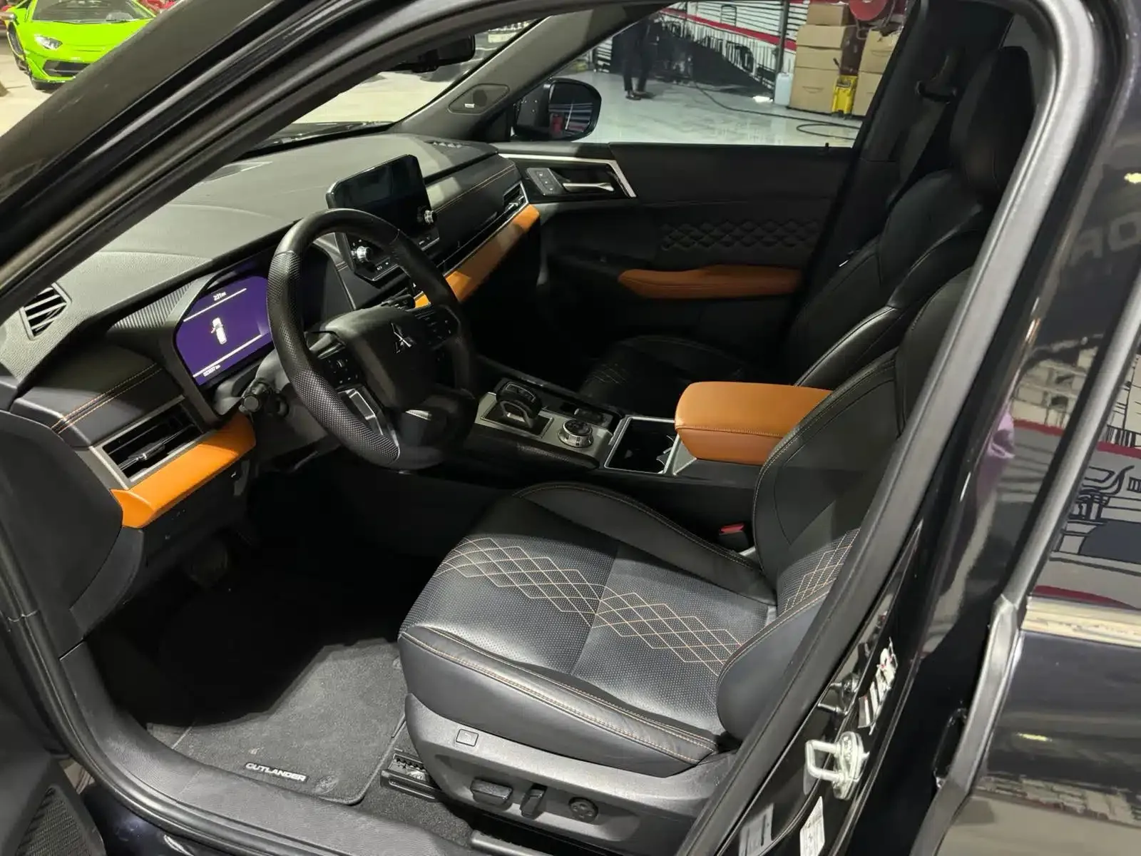 Car image 4