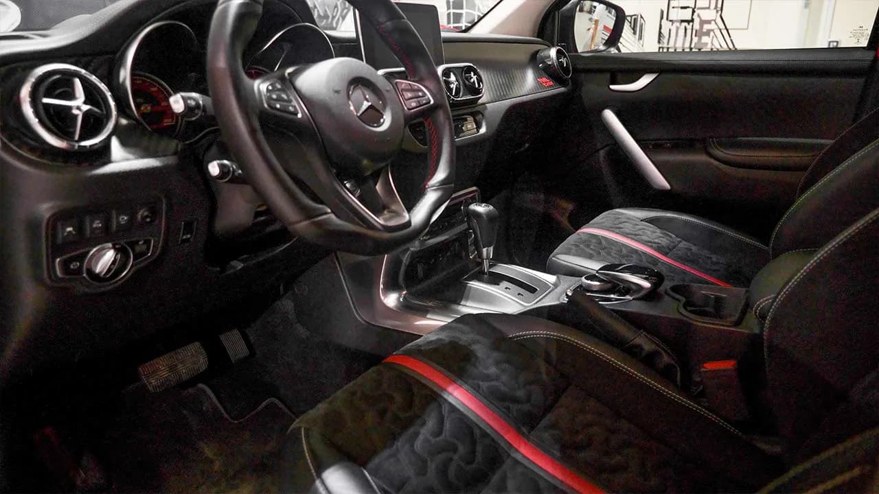 Car image 3
