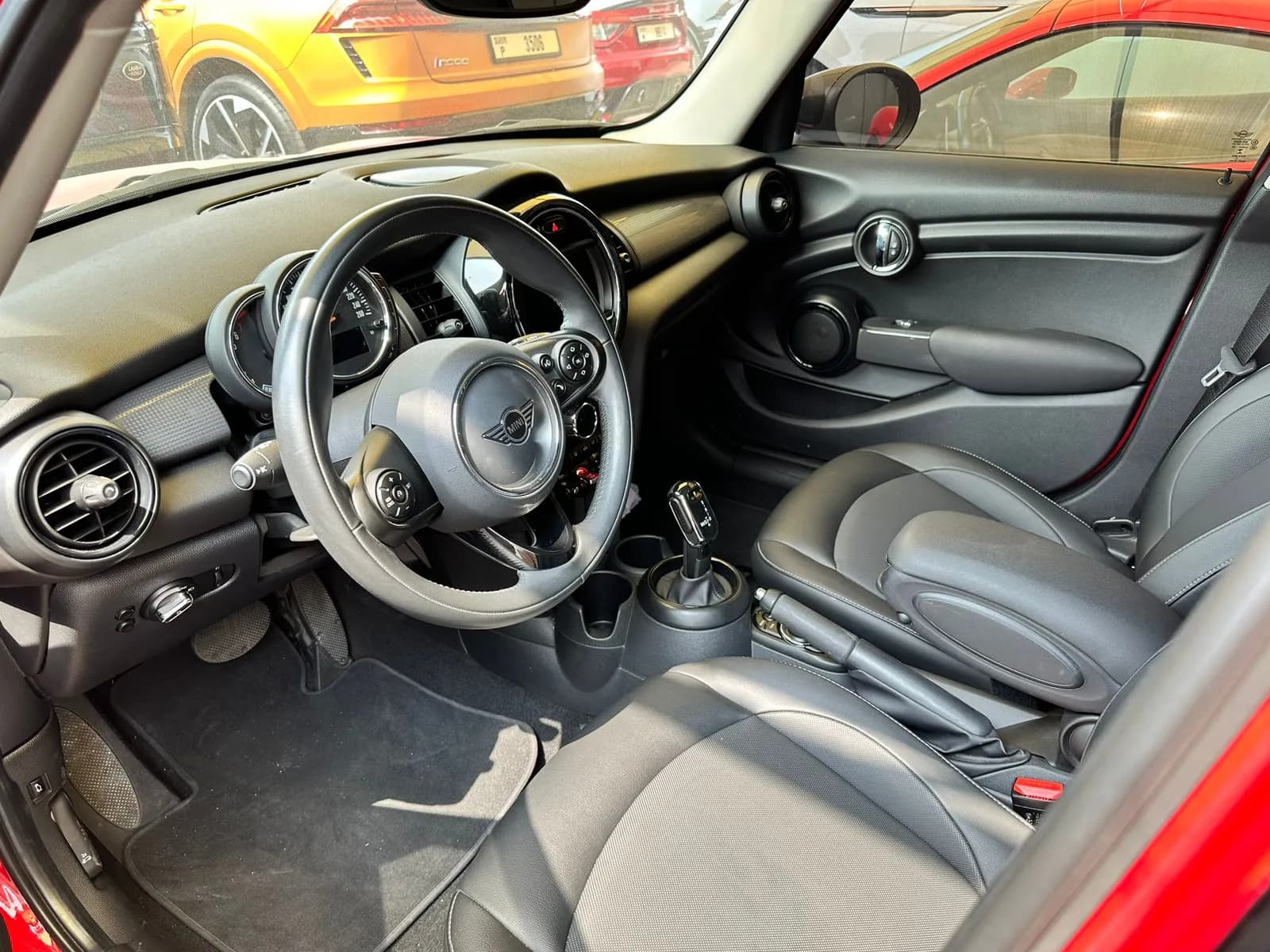 Car image 3