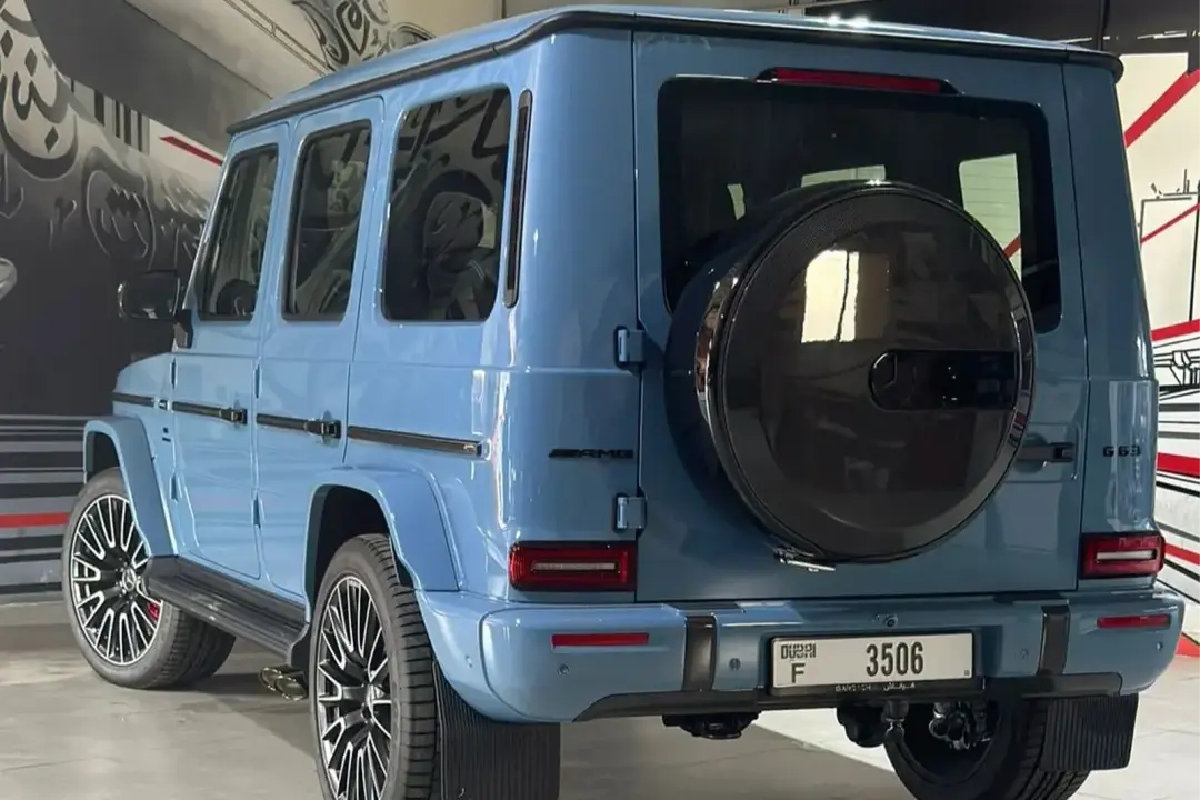 Car image 5
