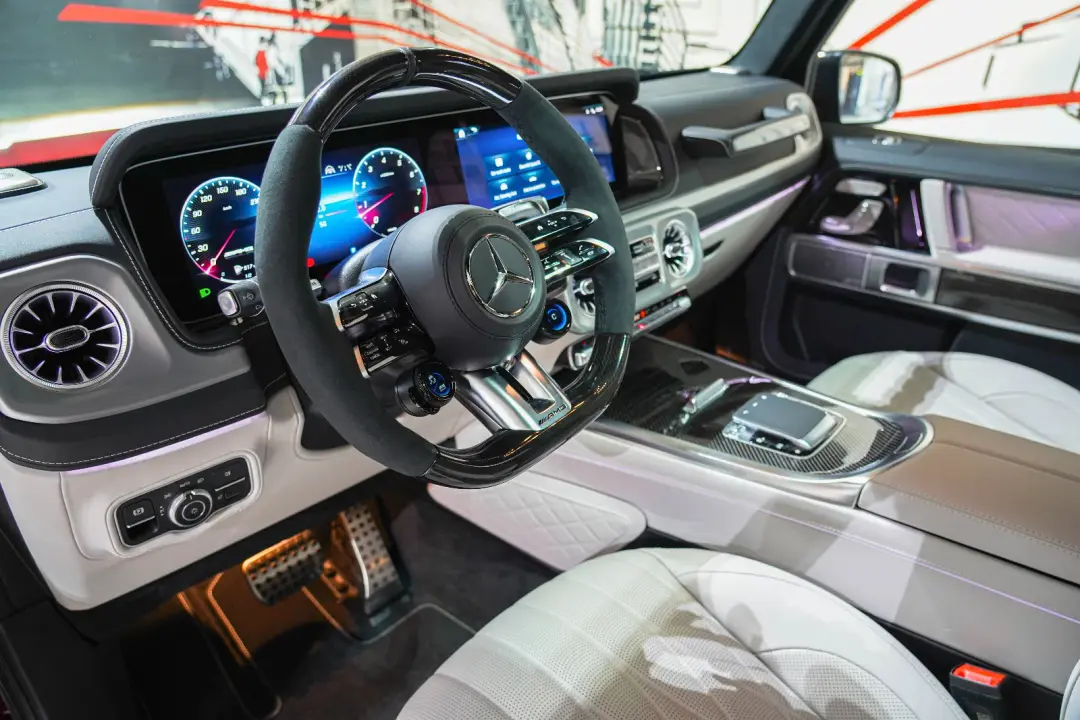 Car image 4