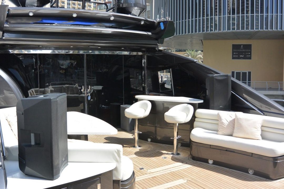 95ft-Sunseeker-Black-Predator-for-up-to-20-persons-7